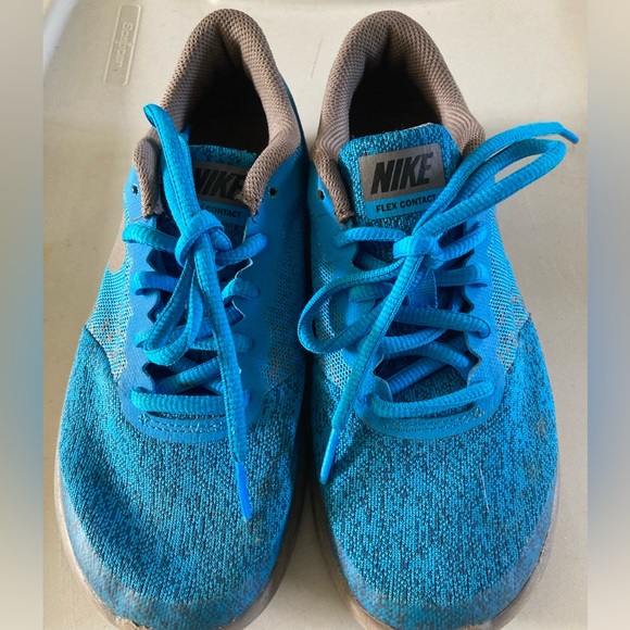 Nike boys sneakers size 4 youth in good gently used condition - Picture 1 of 7